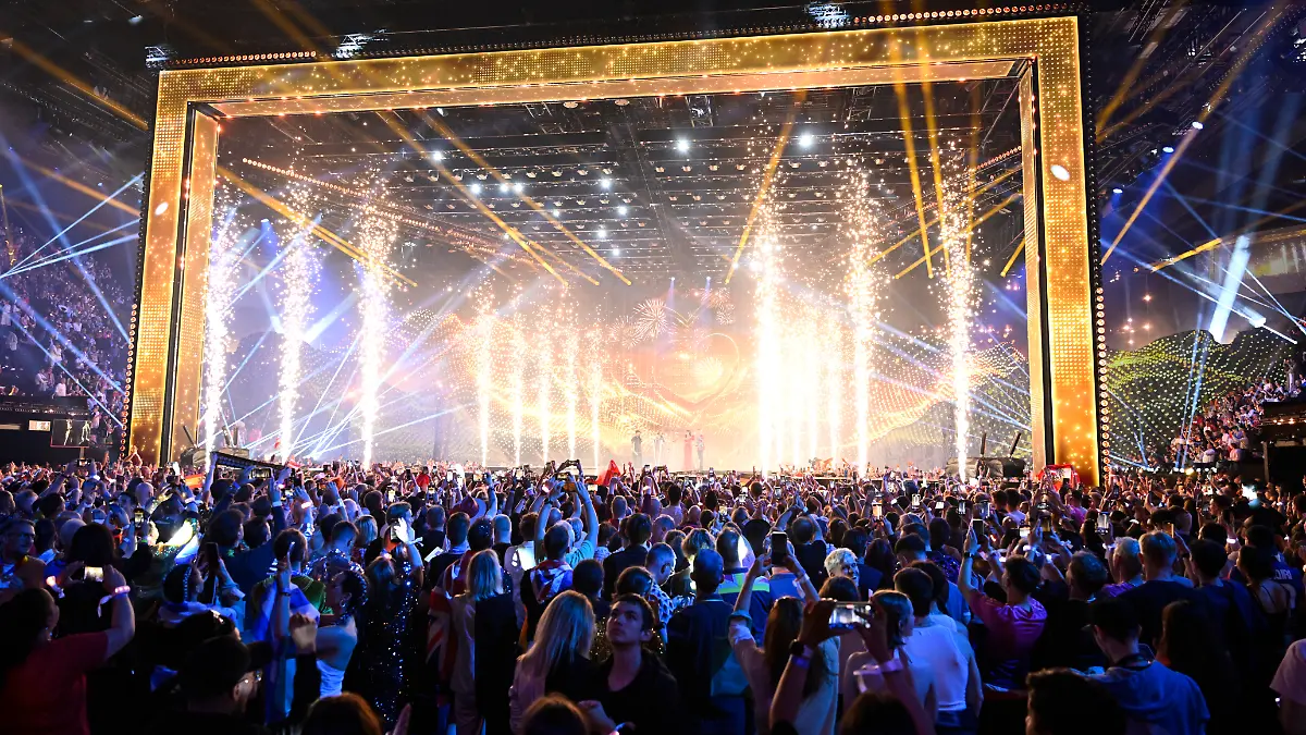 BASEL, SCHWEIZ 20250518 Österrikes JJ med låten Wasted Love vinner den 69:e upplagan av Eurovision Song Contest (ESC) i St. Jakobshalle, i Basel, Schweiz, lördag den 17 maj, 2025. Foto: Jessica Gow / TT / Kod 10070