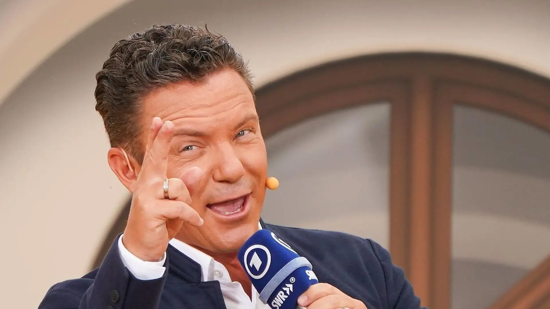 ARD Fernsehunterhaltungsshow Immer wieder sonntags - Staffel 4, vor rund 400 Livebesuchern Stefan Mross / ARD Fernsehunterhaltungsshow Immer wieder sonntags - Staffel 4, vor rund 400 Livebesuchern, Deutschland, Rust, Europapark, Baden Wuerttemberg,04.07.2021 *** ARD television entertainment show Immer wieder sonntags season 4, in front of about 400 live visitors Stefan Mross ARD television entertainment show Immer wieder sonntags season 4, in front of about 400 live visitors, Germany, Rust, Europapark, Baden Wuerttemberg,04 07 2021