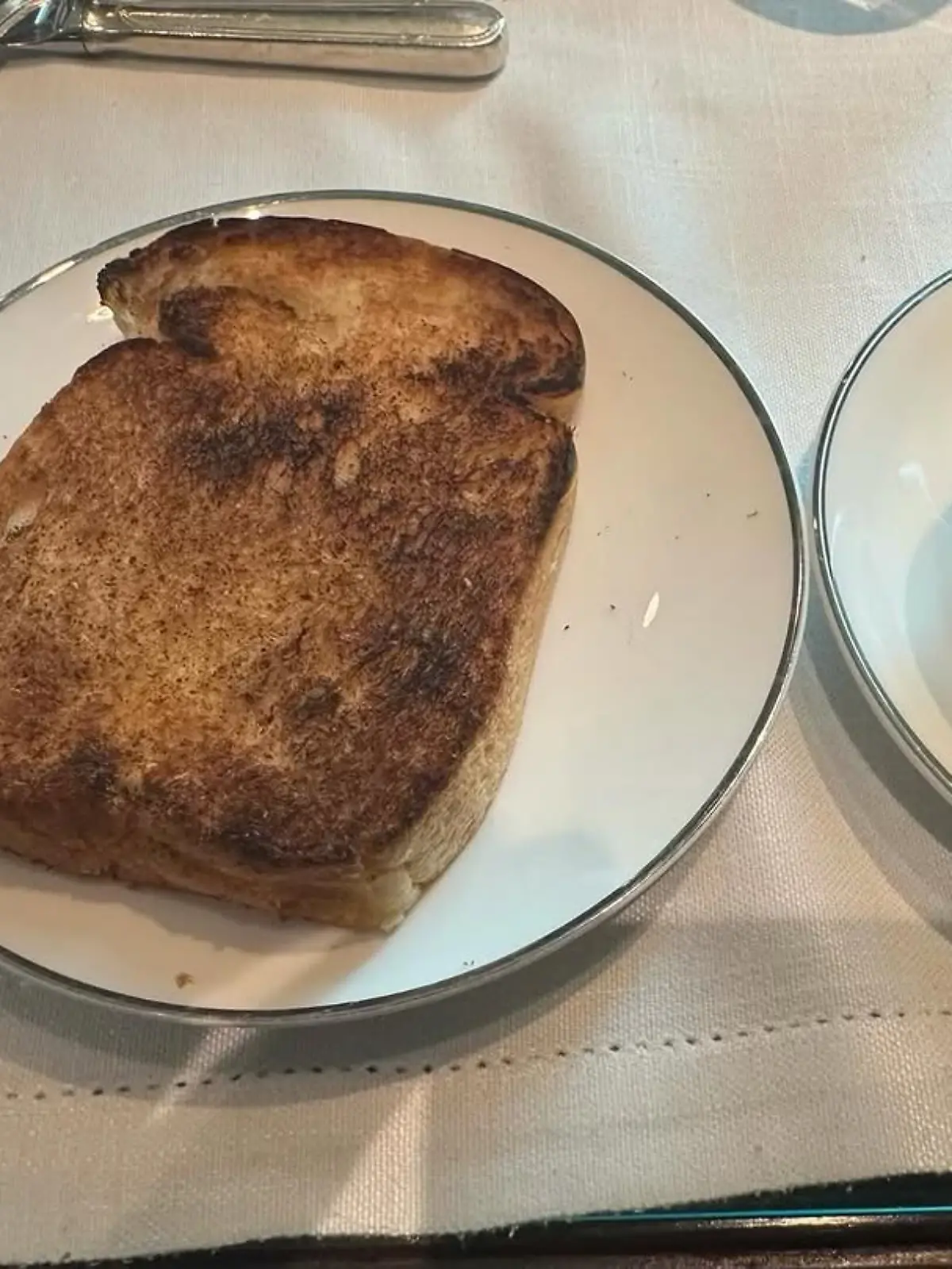 Bild zu: "Söder is(s)t zurück – und lässt es sich schmecken!"