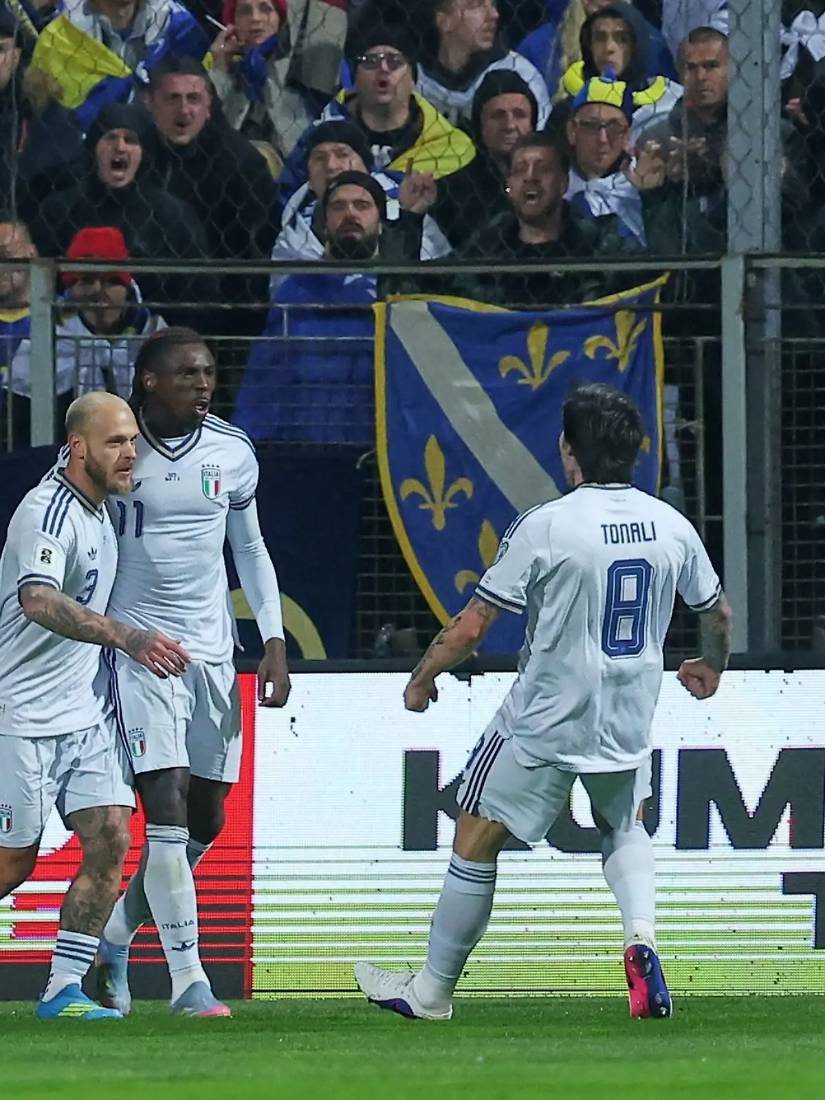 Bild zu: "Italiens Triple-Scheitern perfekt - WM-Aus in Bosnien"