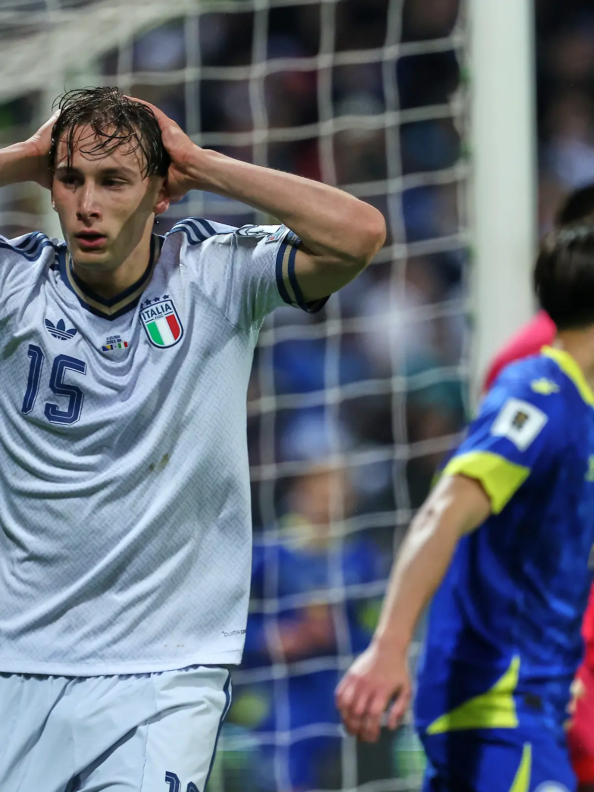 Fußball, Männer: WM-Qualifikation Europa, Bosnien-Herzegowina - Italien, Play-off-Runde, Finale: Italiens Francesco Pio Esposito reagiert. +++ dpa-Bildfunk +++