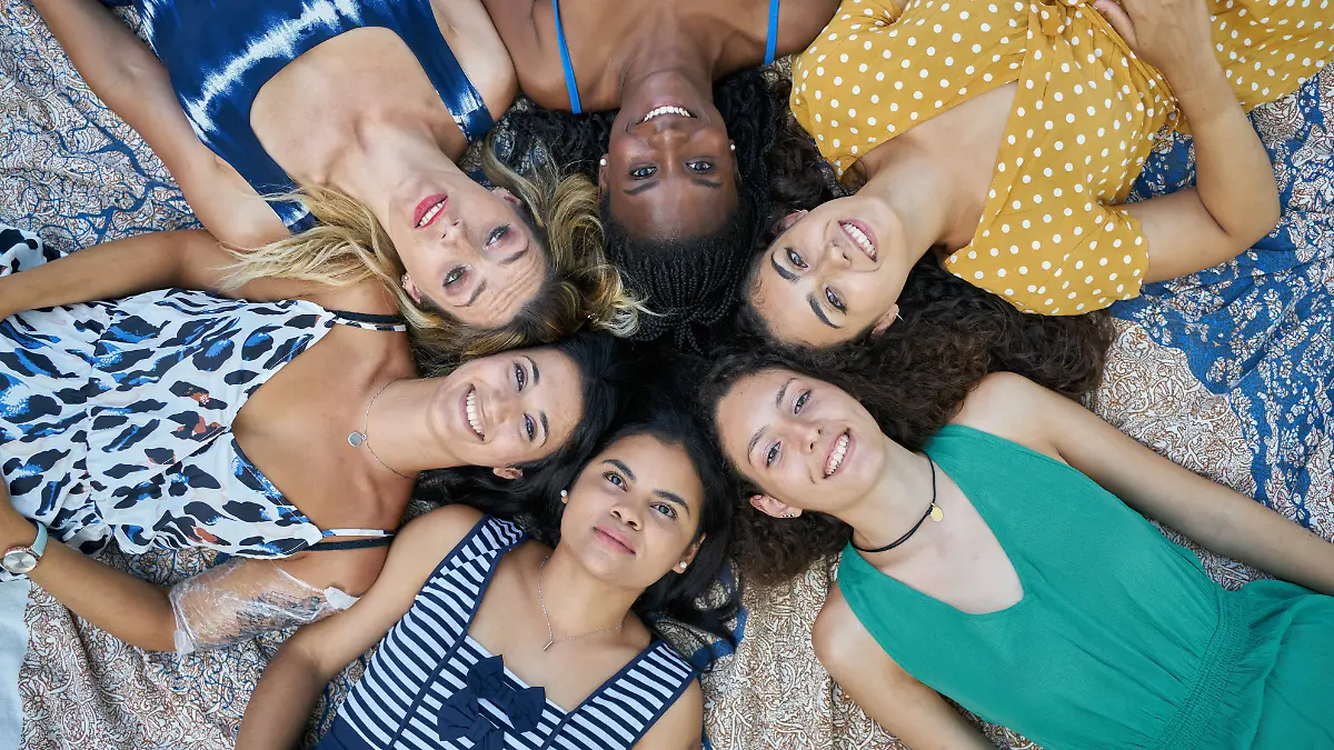 Laut der Theorie reichen sieben Freundschaften für ein erfülltes Leben.