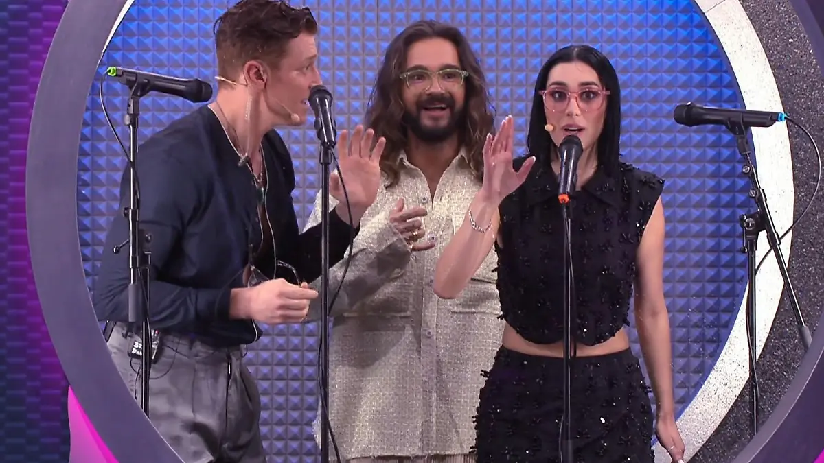 "Ähhm..." Wird sie sich noch an die richtigen Textzeilen erinnern? Daniel Donskoy und Teamkapitän Tom Kaulitz zittern mit Musikerin Elif mit