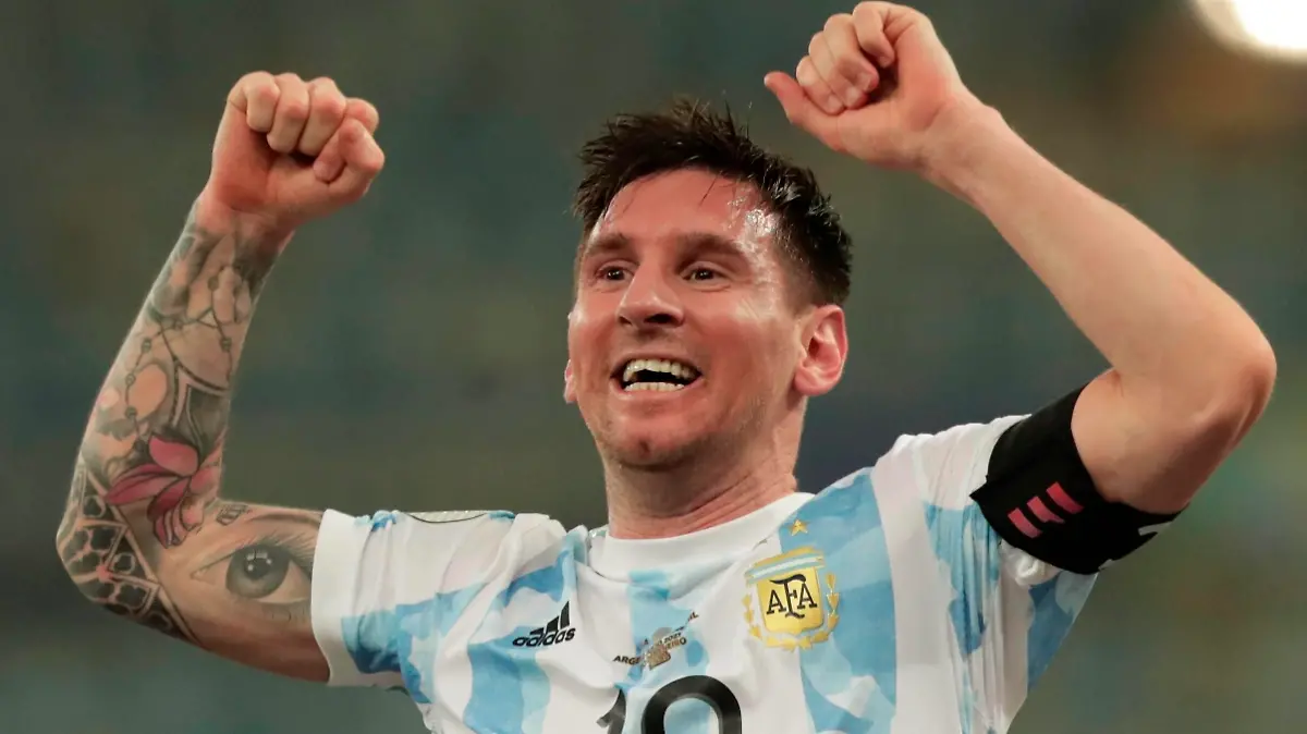 Lionel Messi of Argentina celebrates the win against Brazil today, in the final of the Copa America at the Maracana Stadium in Rio de Janeiro, Brazil, 10 July 2021. Argentina - Brazil ACHTUNG: NUR REDAKTIONELLE NUTZUNG PUBLICATIONxINxGERxSUIxAUTxONLY Copyright: xAndrexCoelhox AME1596 20210711-6e6f94a427c292a1dc722023f91a0bb47295d024