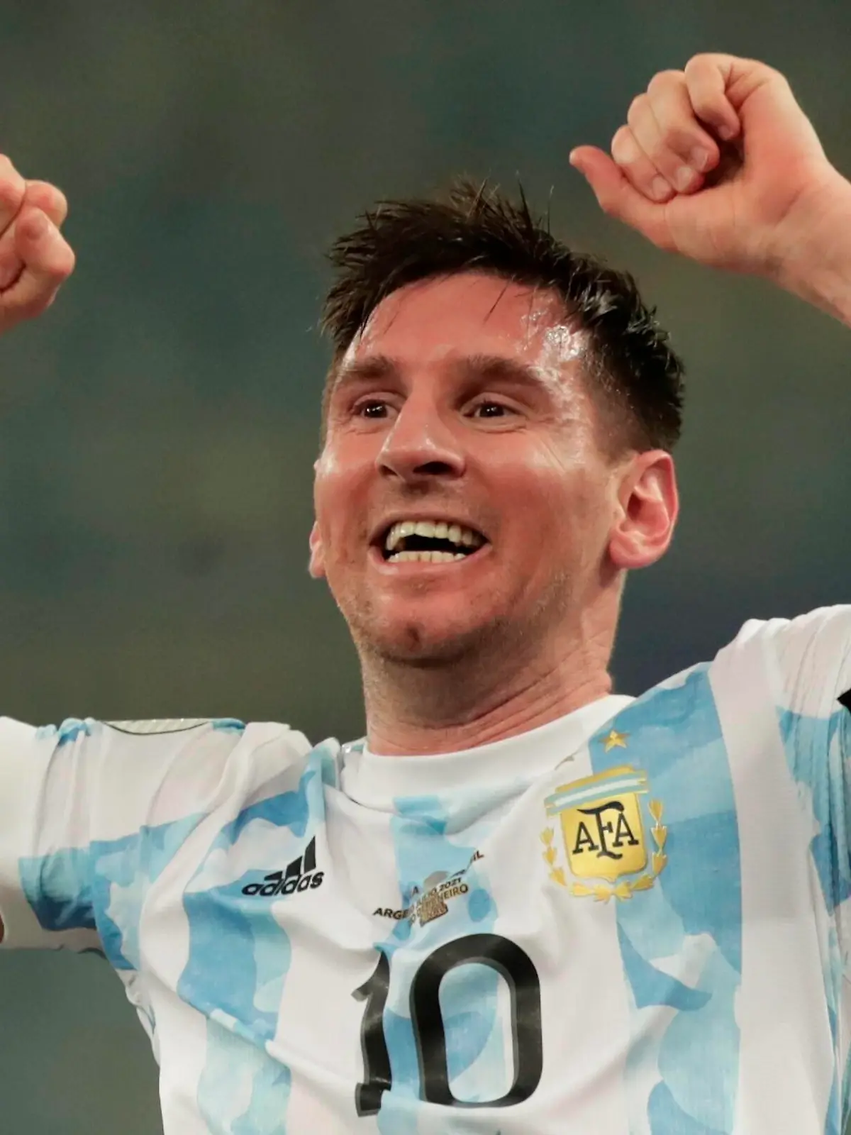 Lionel Messi of Argentina celebrates the win against Brazil today, in the final of the Copa America at the Maracana Stadium in Rio de Janeiro, Brazil, 10 July 2021. Argentina - Brazil ACHTUNG: NUR REDAKTIONELLE NUTZUNG PUBLICATIONxINxGERxSUIxAUTxONLY Copyright: xAndrexCoelhox AME1596 20210711-6e6f94a427c292a1dc722023f91a0bb47295d024 