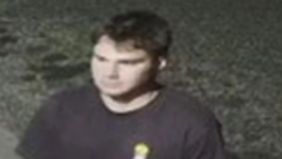 Aufnahmen einer Überwachungskamera, die Antoine Richard vor seinem Verschwinden zeigen.