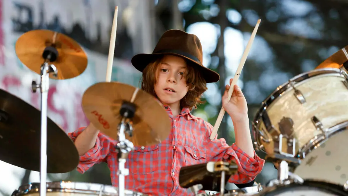Helge Schneider: Sein Sohn Charly begleitet ihn an den Drums