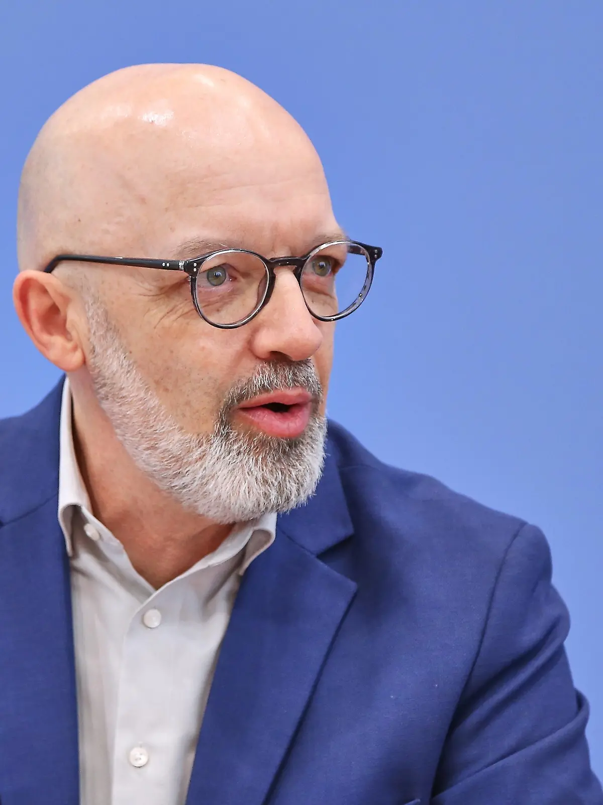 Berlin, Deutschland: Bundespressekonferenz: Gemeinschaftsdiagnose der Wirtschaftsforschungsinstitute Frühjahr 2026: Timo Wollmershäuser, ifo Institut ? Leibniz-Institut für Wirtschaftsforschung an der Universität München e.V.