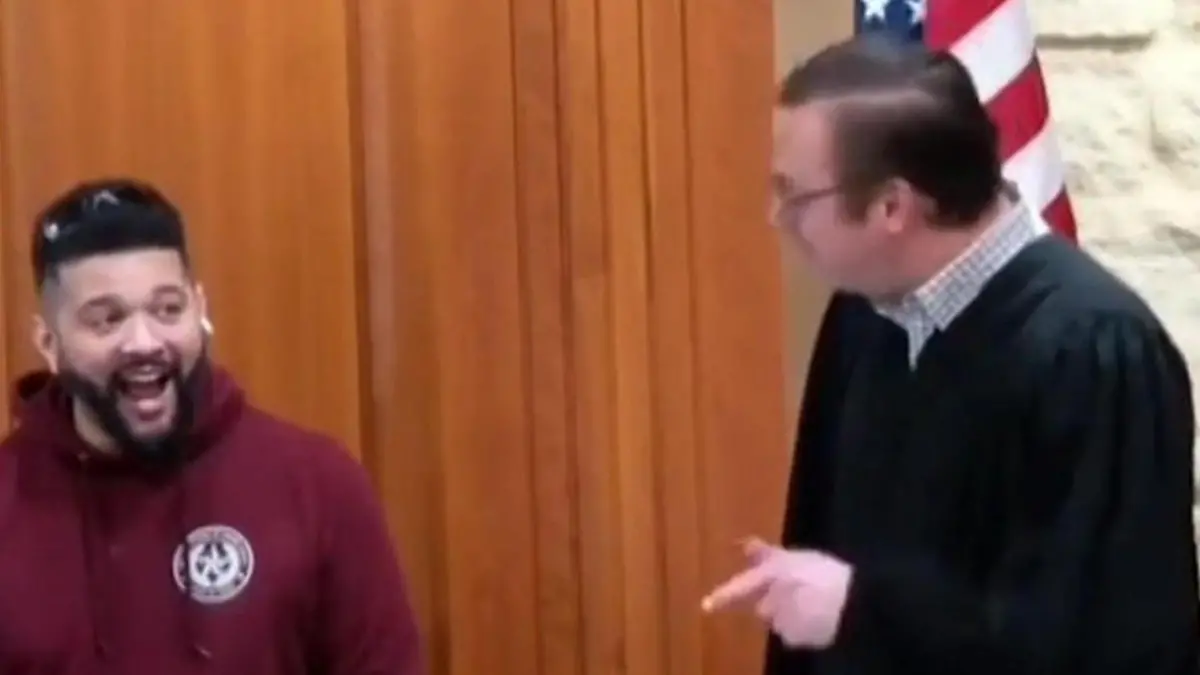 Wutanfall vor Gericht! Richter geht nach Panne auf Techniker los „Raus aus meinem Saal!“