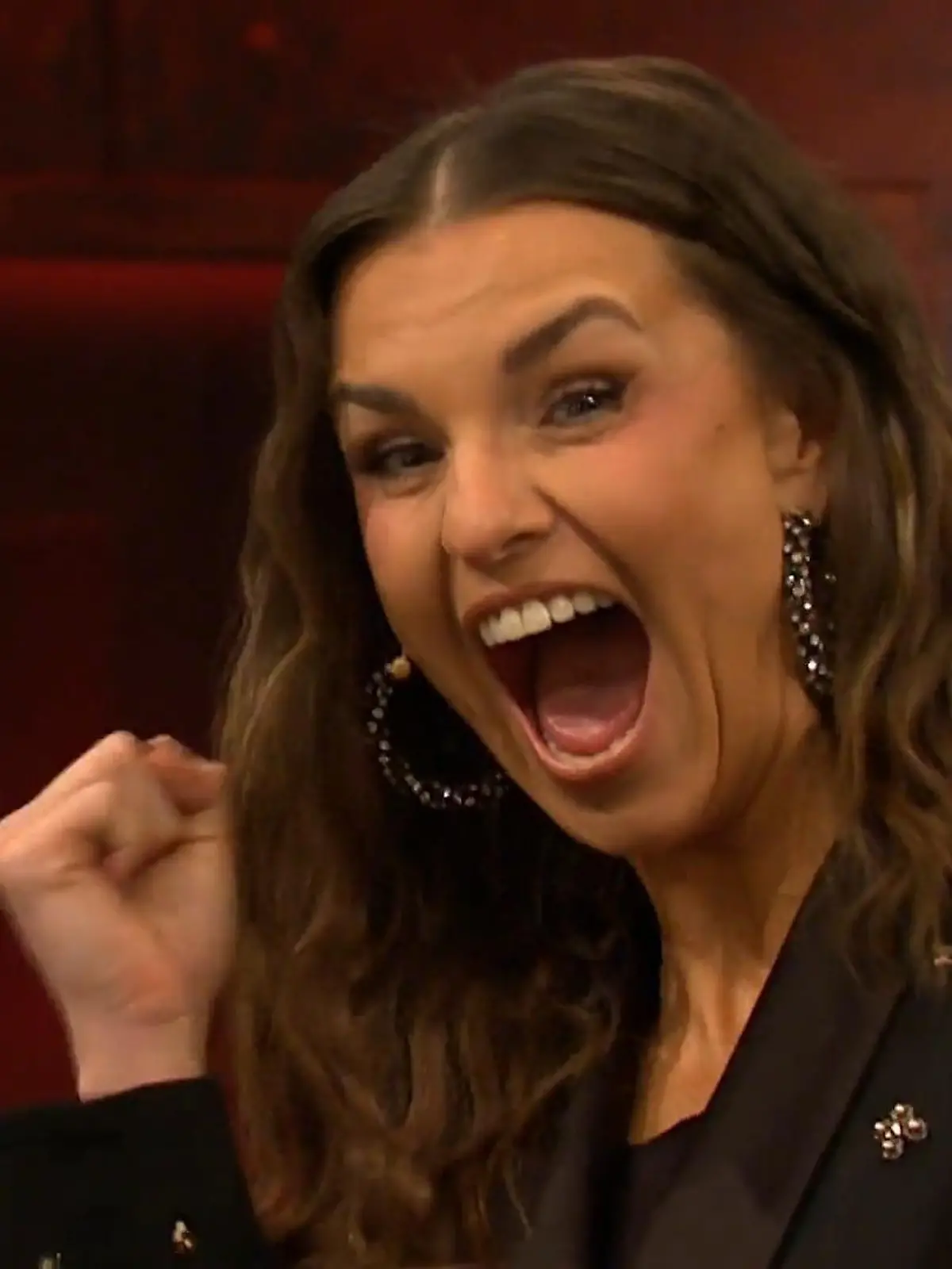 Bild zu: "„Frischfleisch!” Laura Wontorra bei „Grill den Henssler” im Flirt-Fieber"