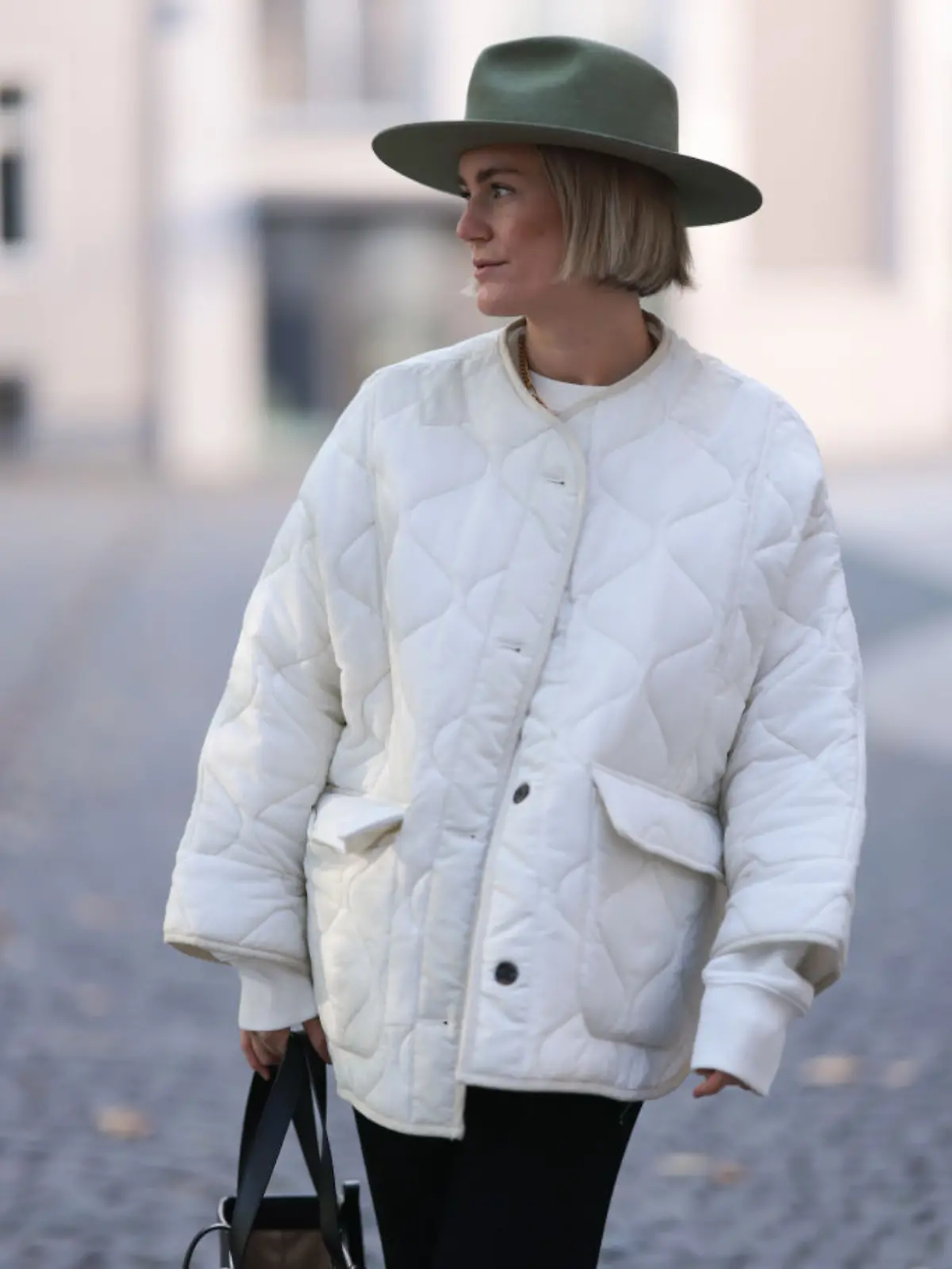 Bild zu: "Diese Steppjacke geht im Frühling immer"