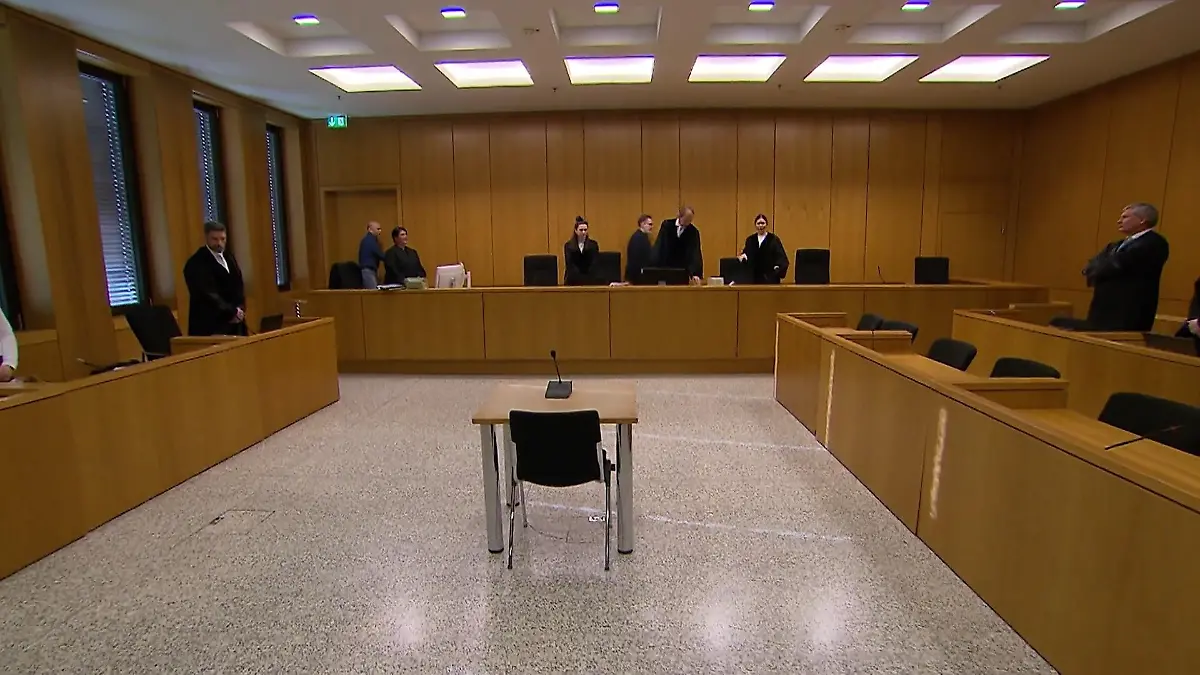 Prozess um Autoradio-Diebstahl und Messerstecherei 25 Jahre später