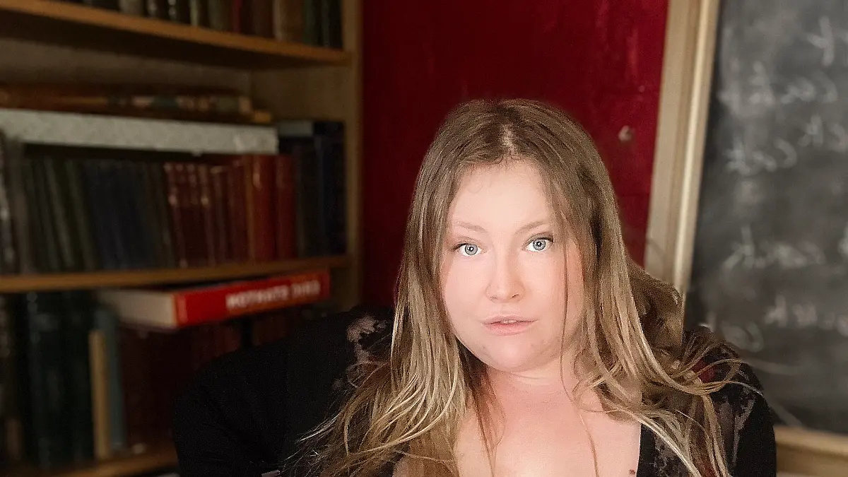 Tianna Moon hat Körbchengröße Doppel-O