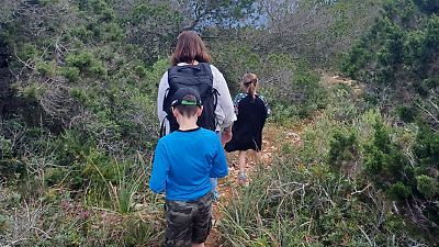 Messerangriff in Witten (NRW): Ehemann sticht Hebamme Anni (38) und ihre Kinder nieder – Freundin sammelt Spenden