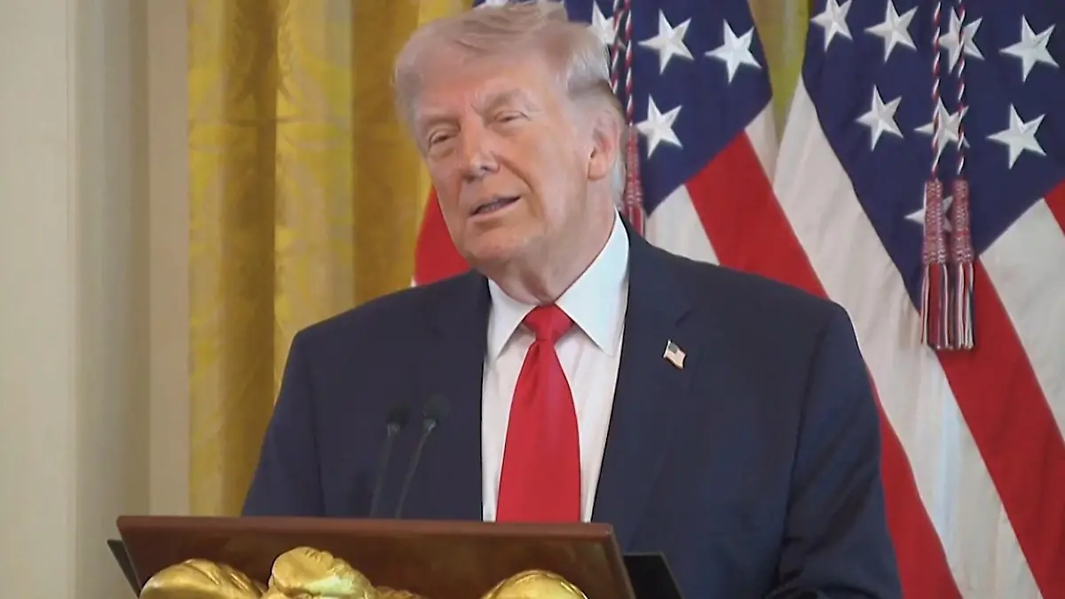 Donald Trump spottet über Emmanuel Macron – weil dessen Frau ihn schlägt? US-Präsident im Läster-Modus