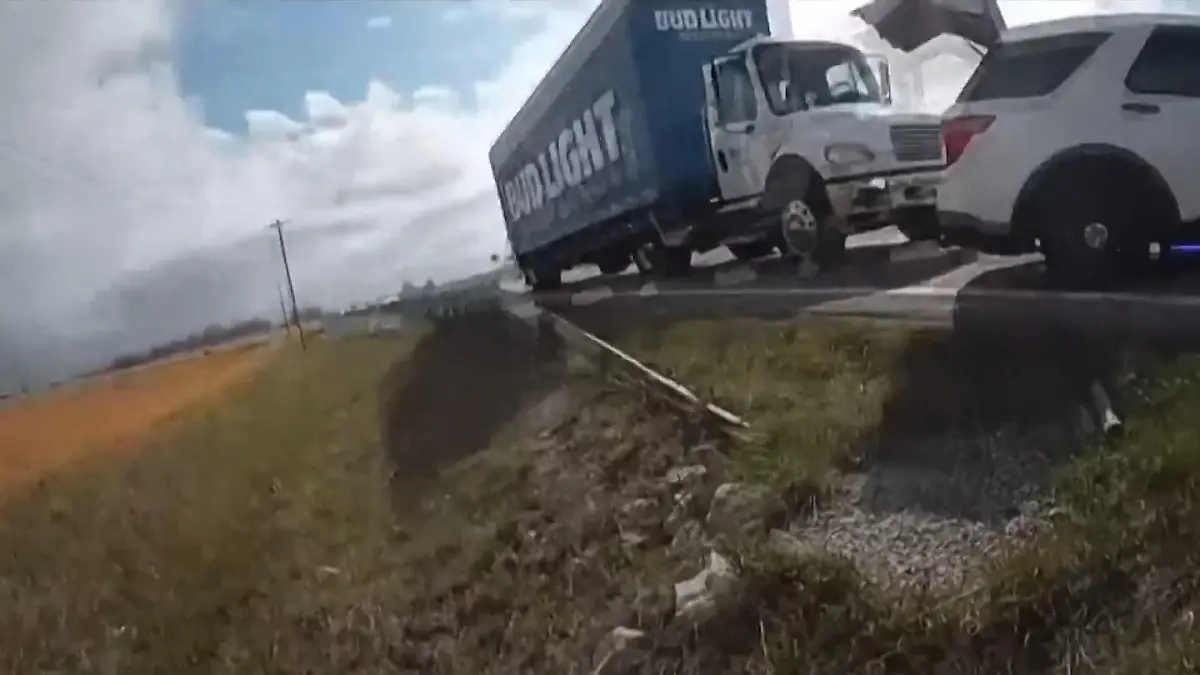 Betrunkener klaut Lkw voller Bier – nur SO kann die Polizei ihn stoppen! Wilde Verfolgungsjagd in Indiana