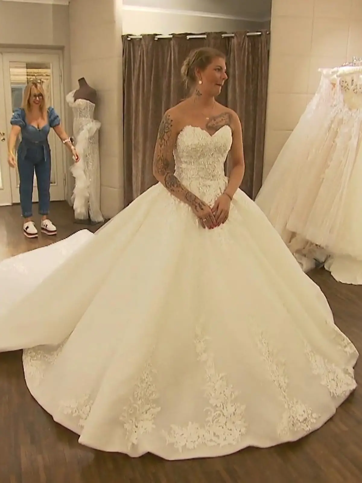 Bild zu: "Gefällt Carmen auch die klassische Variante?"