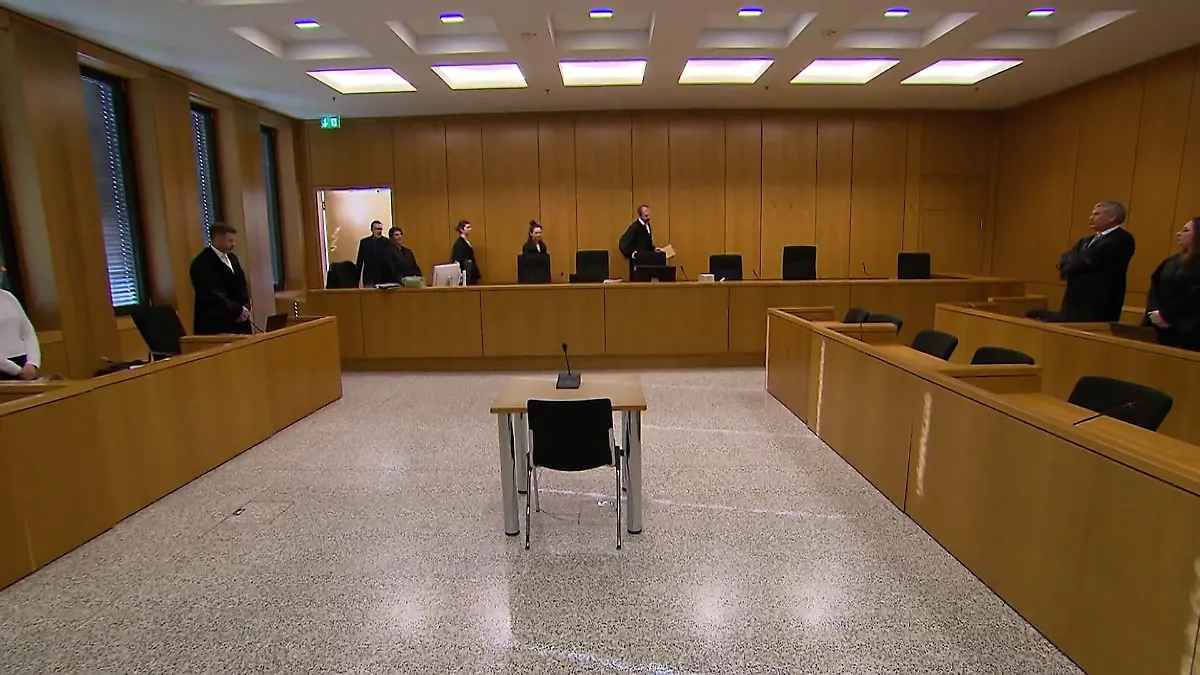 Prozess um Autoradio-Diebstahl und Messerstecherei 25 Jahre später