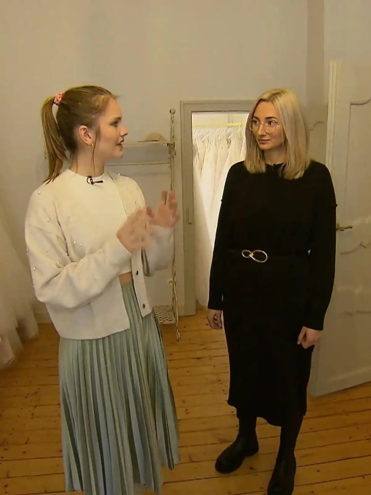 Bild zu: "Braut Nele spricht in Rätseln"