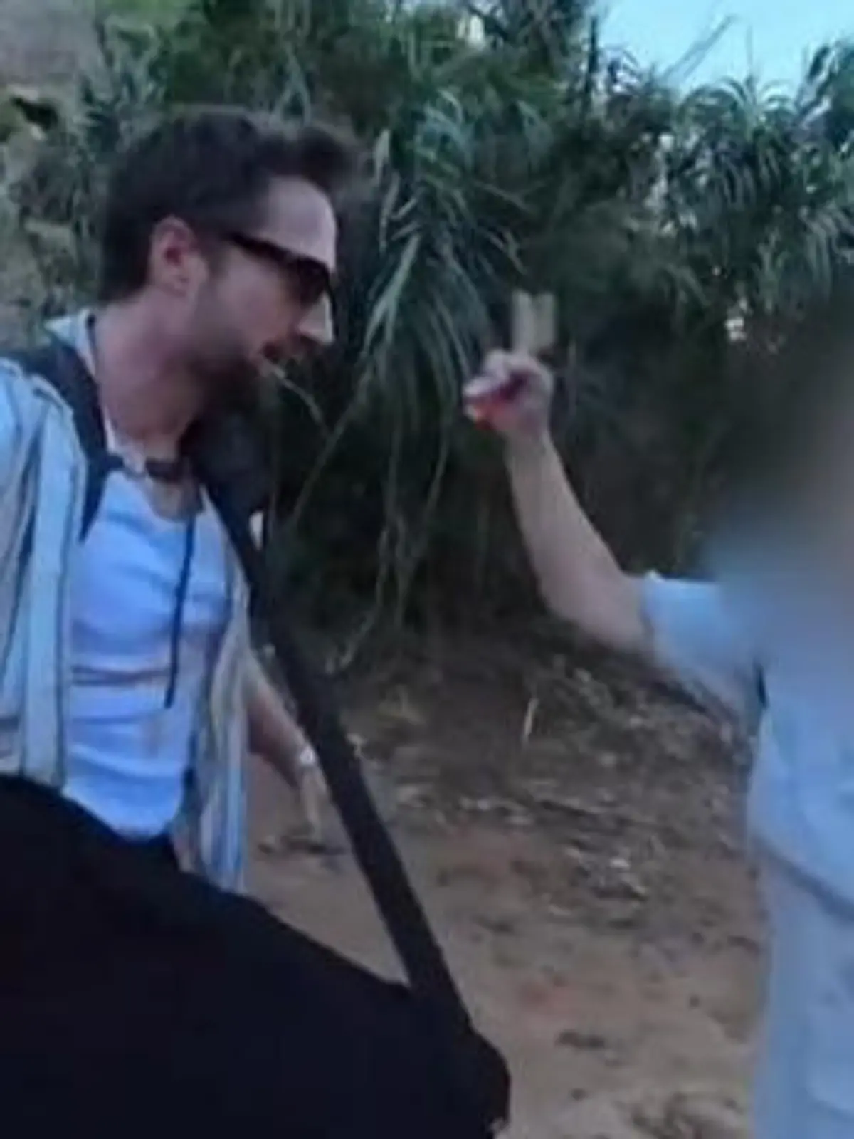 Bild zu: "Mit Steinen und Taser! Frau geht auf DJ los – weil er HIER Musik macht "