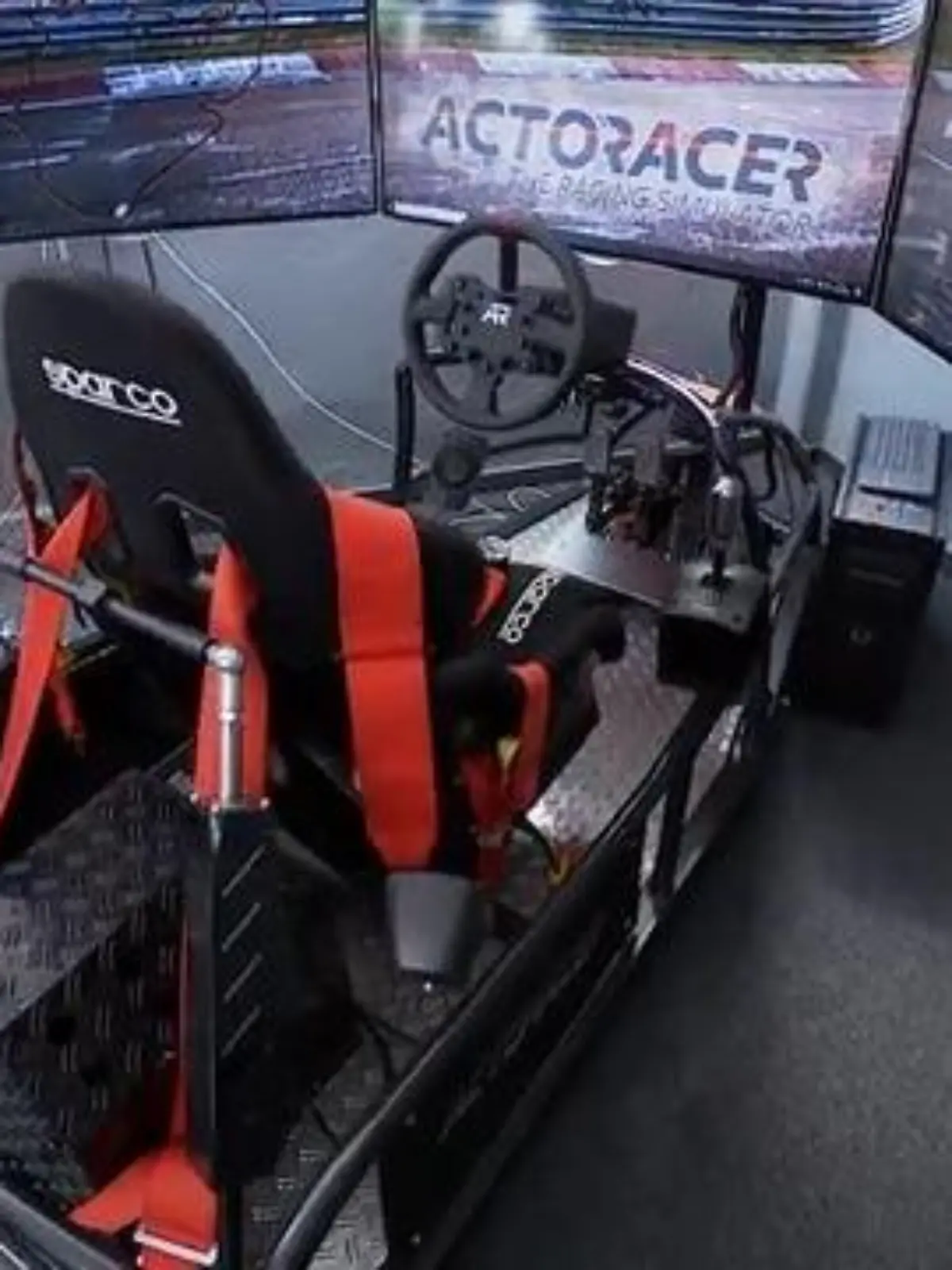 Bild zu: "Rennsimulator Made in NRW"