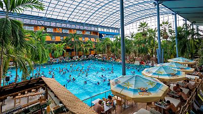 Therme Erding: Feuer in beliebtem Badeparadies – Badegäste evakuiert