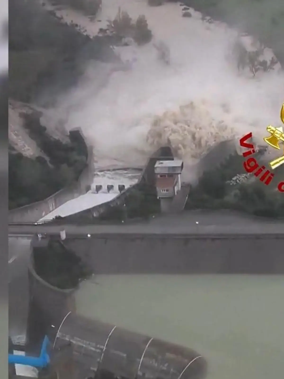 Bild zu: "Fluten in Italien: Luftaufnahmen zeigen Ausmaß des Überschwemmungen"