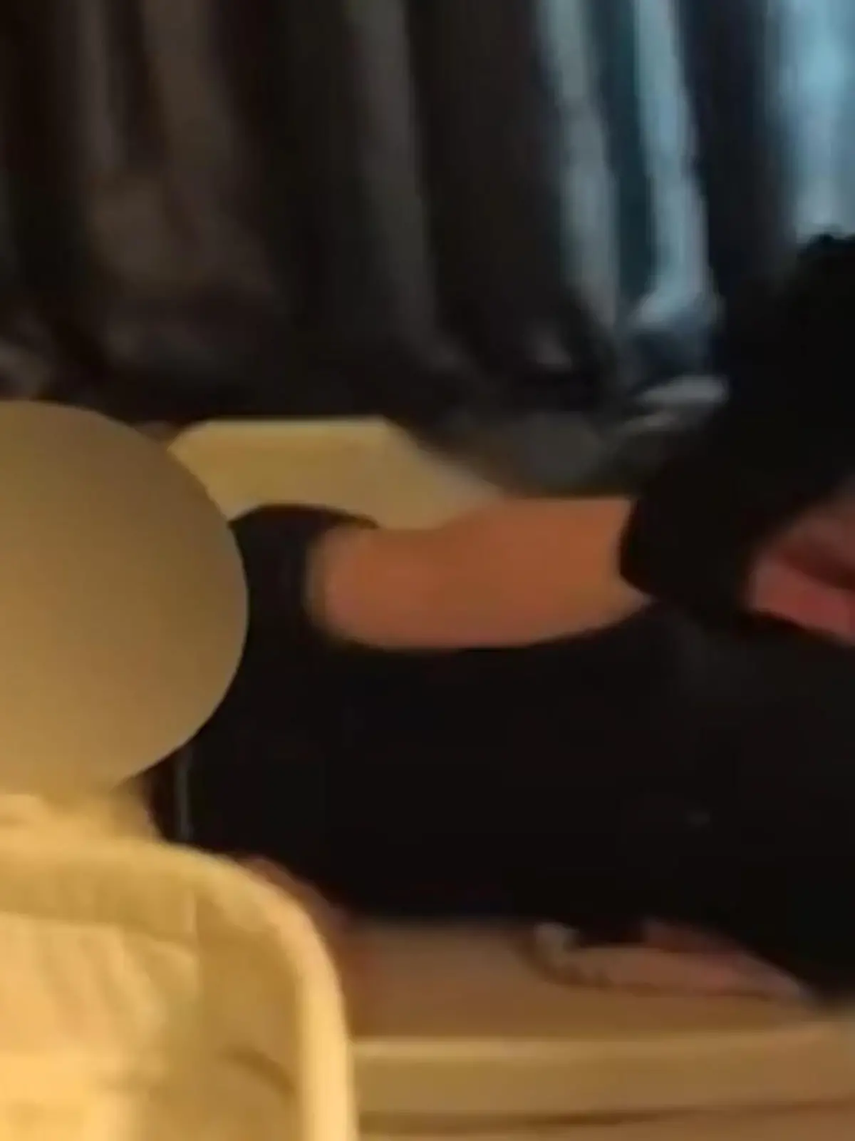 Bild zu: "Einbrecher verpennt seinen Beutezug! Eindringling (24) schläft in Kinderbett ein"