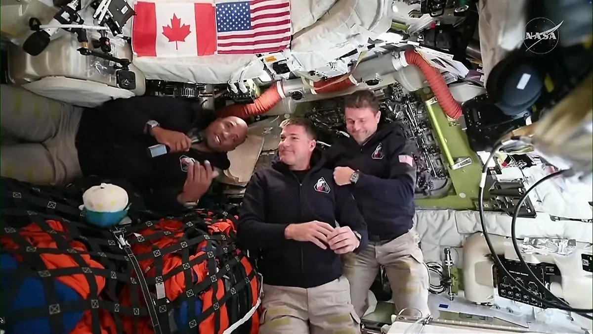 DAS ist ihre besondere Morgenroutine! Mondmissions-Crew gibt Einblick in ihren Alltag Artemis 2 im Weltall