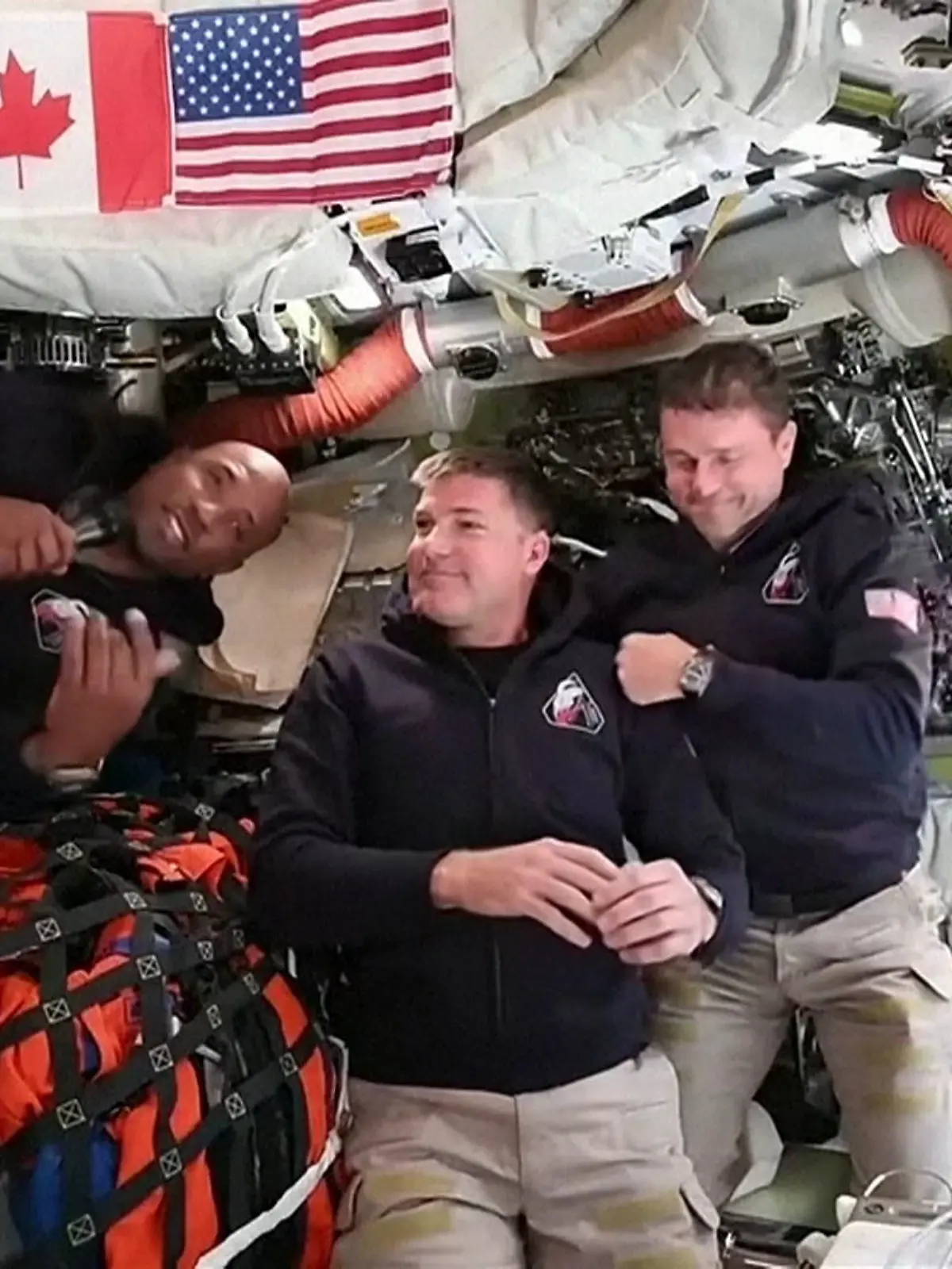 Bild zu: "DAS ist ihre besondere Morgenroutine! Mondmissions-Crew gibt Einblick in ihren Alltag"