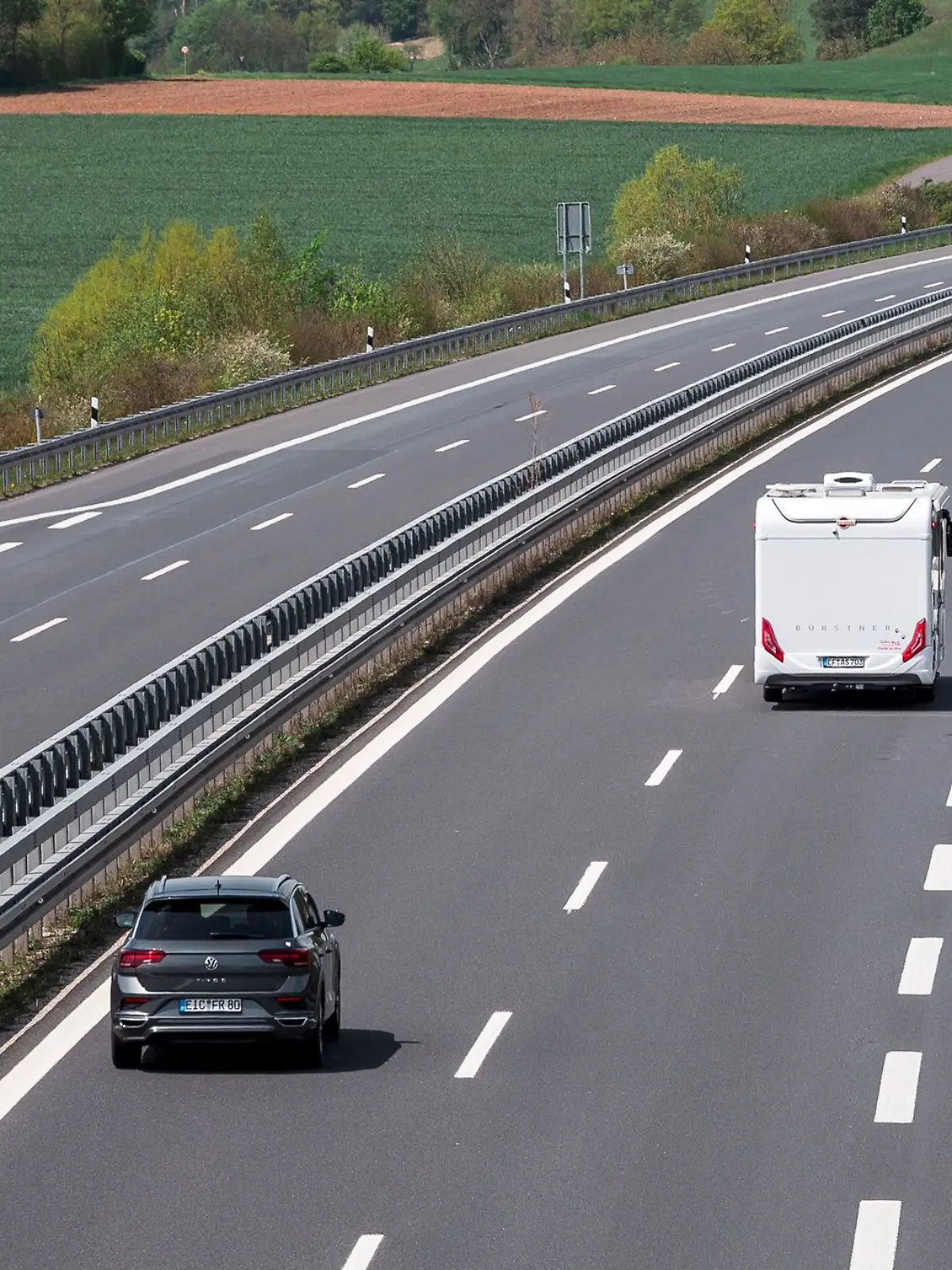Bild zu: "Frau bringt ihr Baby auf der Autobahn zur Welt"