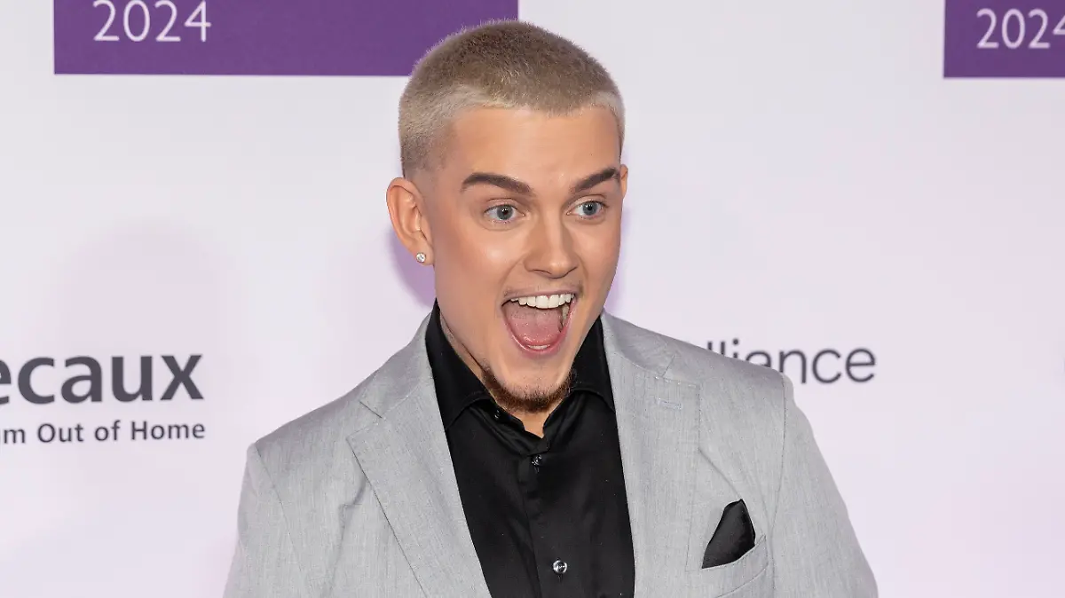 Twenty4Tim auf dem roten Teppich. 