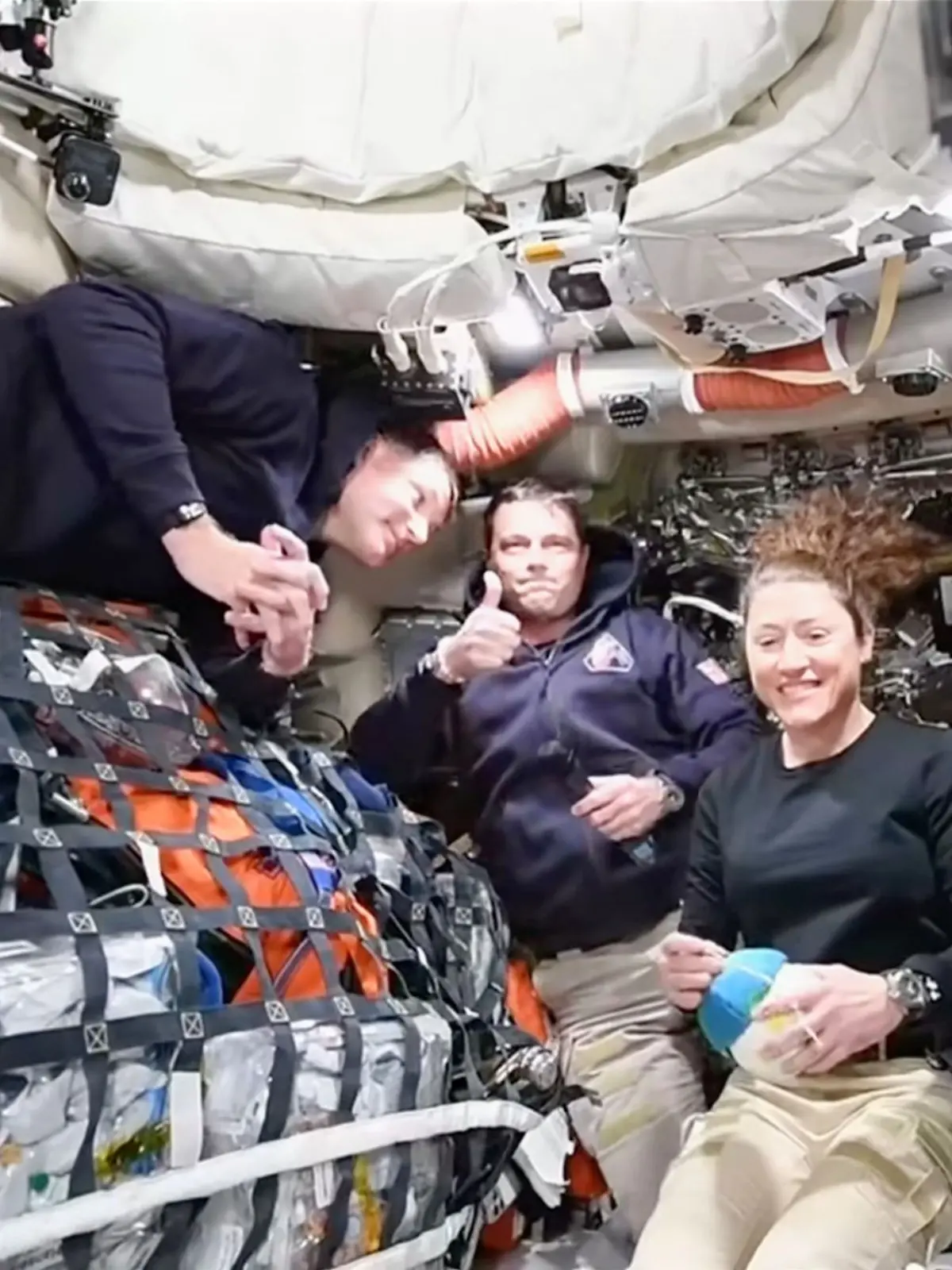 Bild zu: "Astronauten benennen Mondkrater nach verstorbener Ehefrau!"