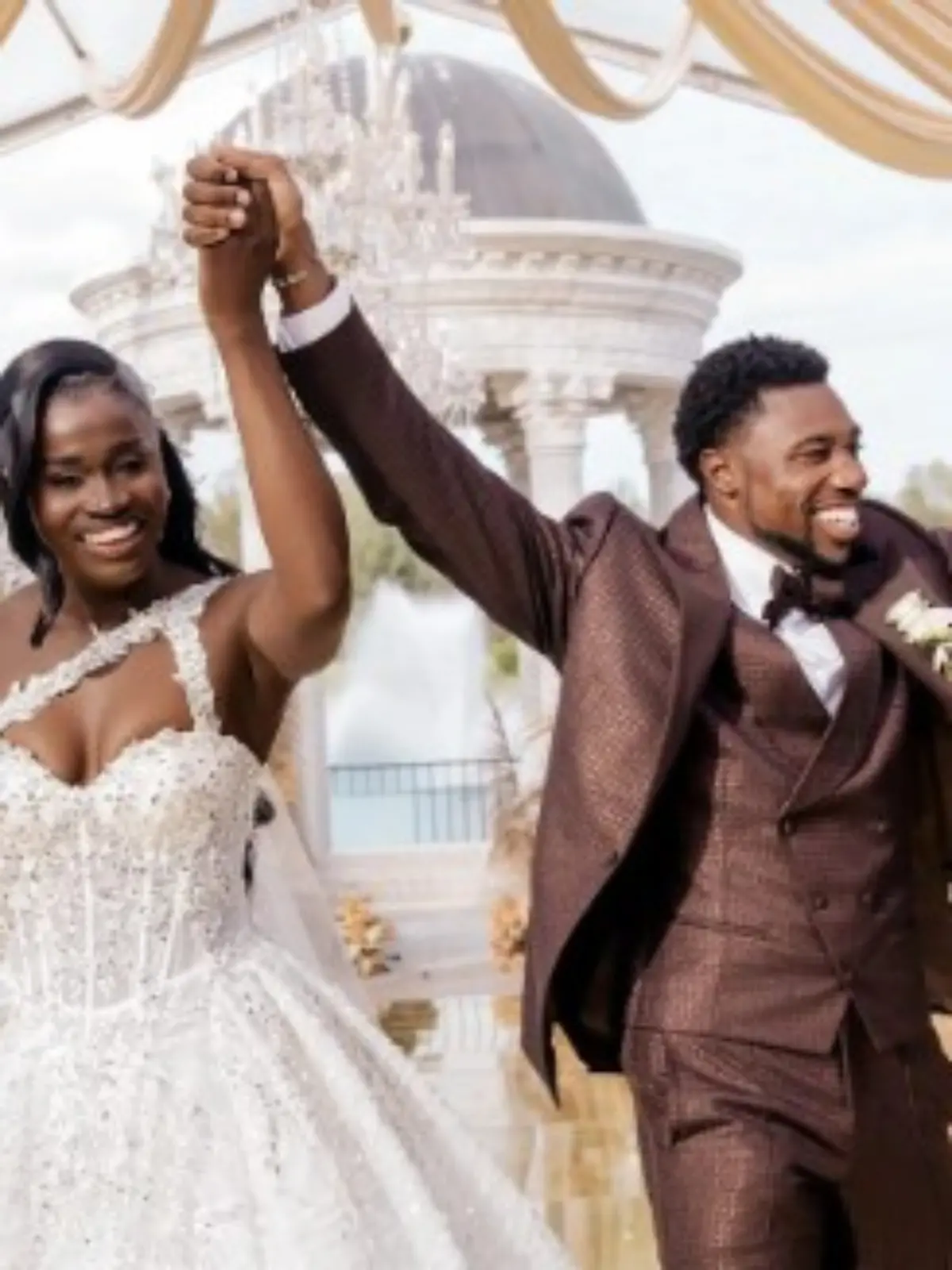 Bild zu: "US-Star gibt das Ja-Wort: Läuferin rennt vor Freude zum Altar"