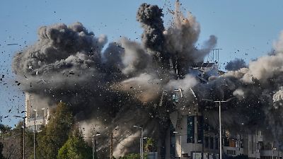 Tote nach massiven Israel-Angriffen im Libanon: Hisbollah schießt Raketen