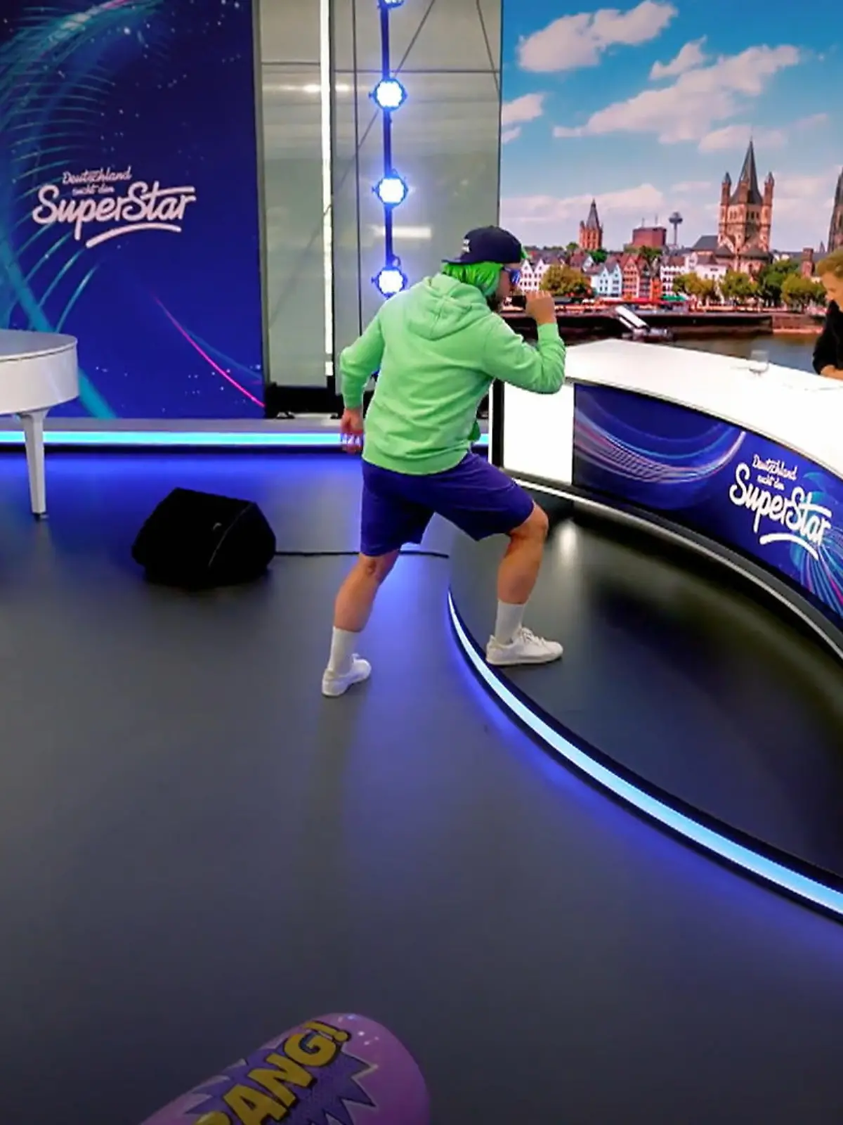 Bild zu: "Kann Ronny mit Ballermann-Vibes die Jury – und vor allem Isi – wirklich abholen?"