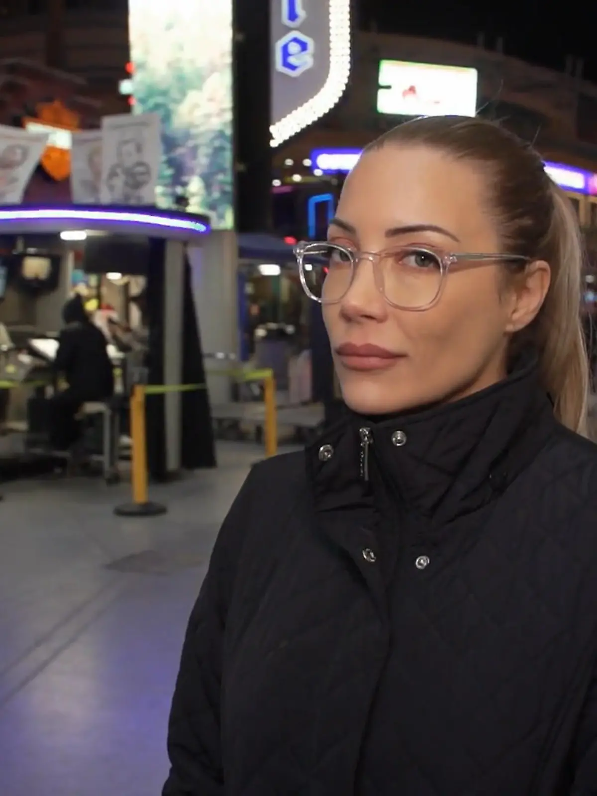 Bild zu: "Sara kämpft in Las Vegas um Alltag, Arbeit und Zeit für ihren Sohn"