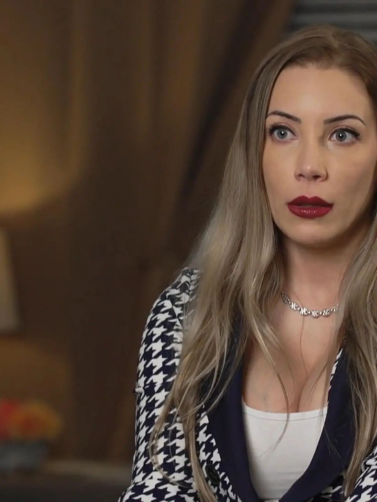 Bild zu: "Wie kämpft sich Sara nach dem Autounfall zurück in ihren Alltag?"