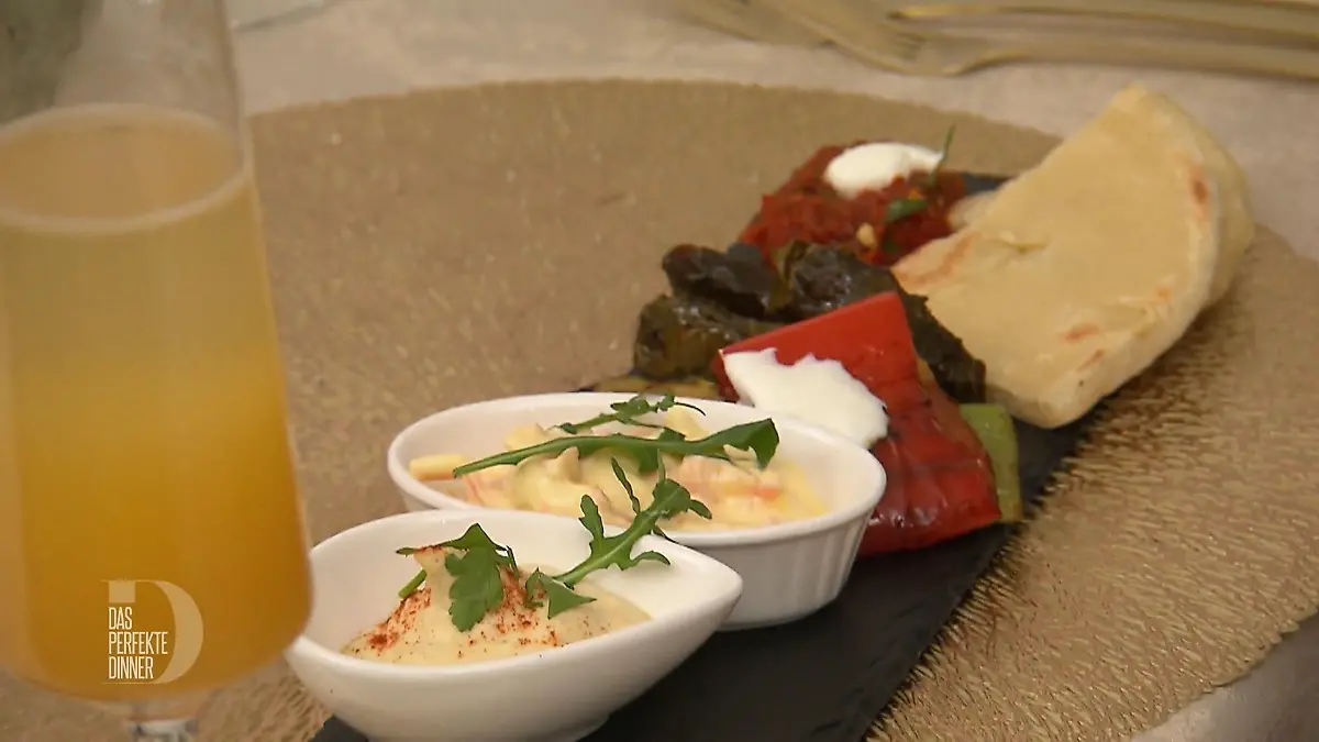 Türkischer Joghurt-Karotten-Salat / Ezme / Hummus / Kizartma / Sarma / Teigballon