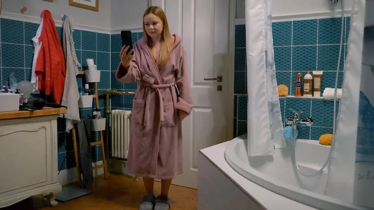 Ronja bekommt einen Videoanruf von Cilly „Unter uns“-Folge vom 16.04.26 auf RTL+