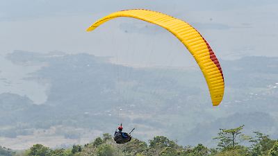 Tödlicher Absturz am Flugplatz Bad Sassendorf: Geübter Fallschirmspringer (69) aus Much stirbt