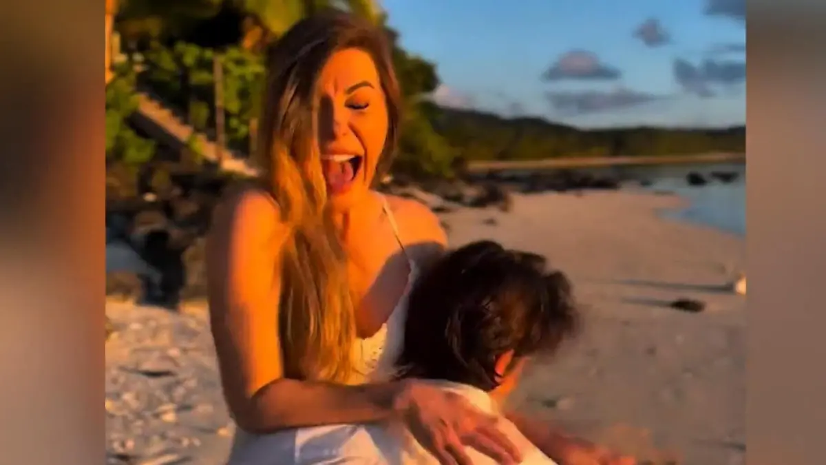 Liebes-Comeback von Playboy-Häschen! Hugh Hefners Ex heiratet IHN Sexy Playmate vergeben