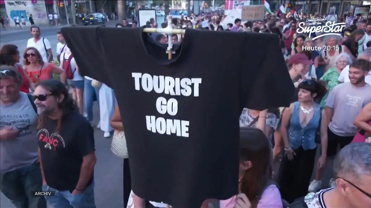 Einheimische zerstechen Touristen die Autoreifen aus Wut Protest gegen Touris auf Malle