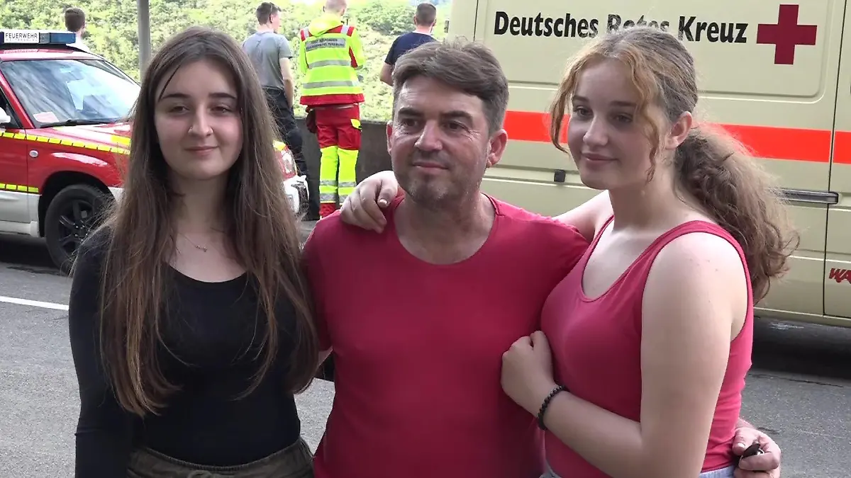 Altenburg - Töchter in den Fluten gefangen - kein Lebenszeichen