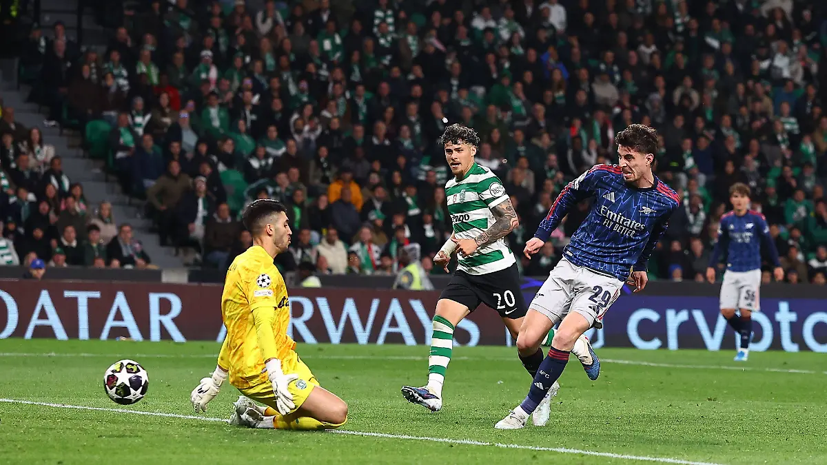 Kai Havertz of Arsenal scores the opening goal Sporting v Arsenal, UEFA Champions League, Quarter Final, First Leg, Football, Estadio Jose Alvalade, Lisbon, Portugal - 07 Apr 2026Lisbon Estádio José Alvalade Portugal EDITORIAL USE ONLY No use with unauthorised audio, video, data, fixture lists, club/league logos or live services. Online in-match use limited to 120 images, no video emulation. No use in betting, games or single club/league/player publications. PUBLICATIONxINxGERxSUIxAUTxHUNxGRExMLTxCYPxROUxBULxUAExKSAxCHNxDENxINDxITAxPORxESPxSWExTURxMEXxCOLxVENxPERxECUxBRAxARGxCHIxURUxPARxPANxONLY Copyright: xMichaelxZemanek/Shutterstockx 16811860bi