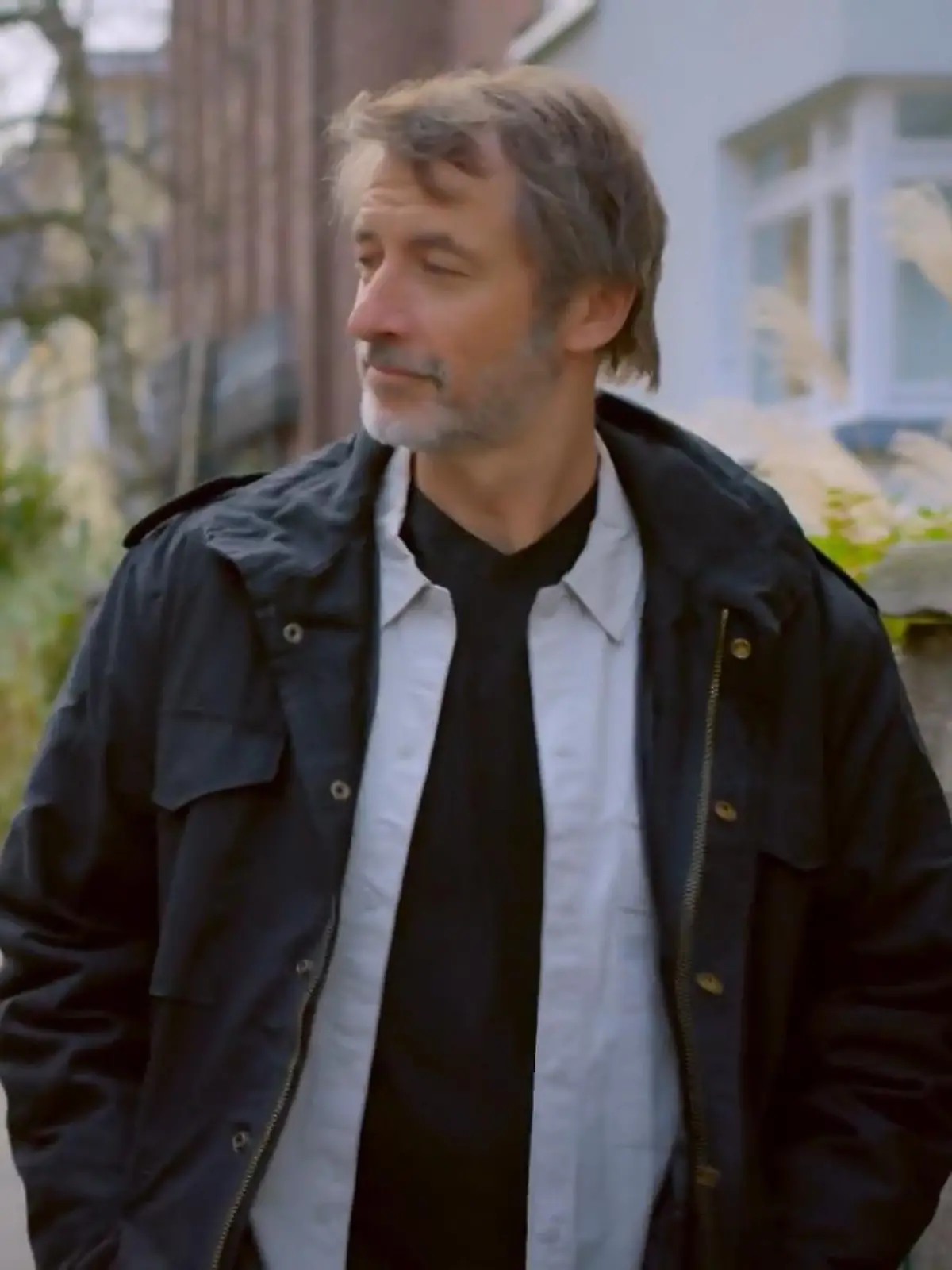 Bild zu: "Jori ahnt nicht, wem er da vertraut"