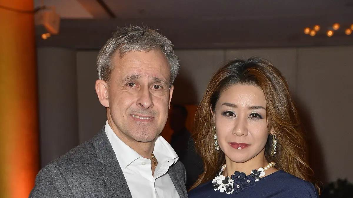 Pierre Littbarski mit Ehefrau Hitomi Koizumi bei der Verleihung des DEUTSCHEN SPORTJOURNALISTENPREIS 2019 in Hamburg im Grand Elysée am 25.03.2019 Sonderkonditionen: Preisabsprache bei Titelverwendung erforderlich