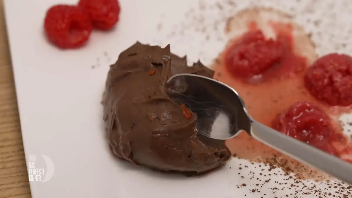 Detailaufnahme einer Portion Schokoladen-Mousse