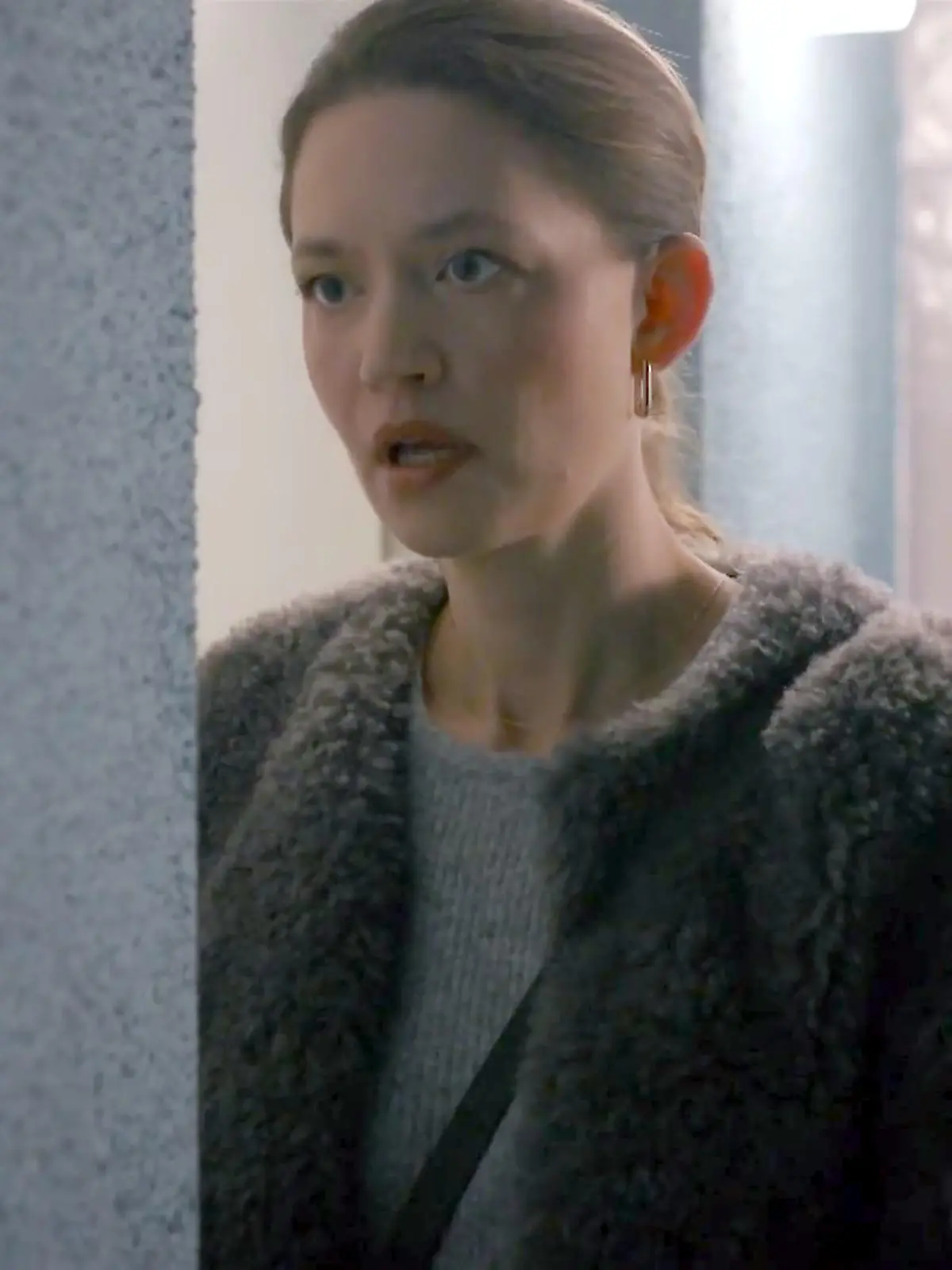 Bild zu: "Nathalie schnappt ein aufschlussreiches Gespräch auf"