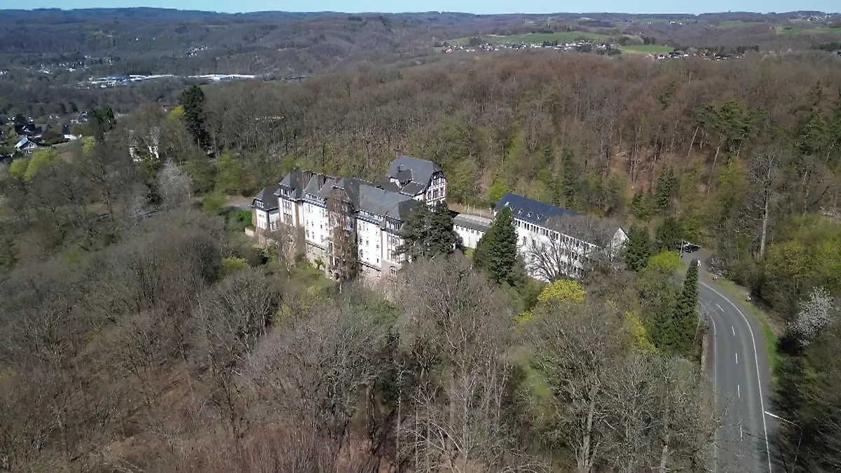 Waldkrankenhaus für einen Euro – doch es gibt einen teuren Haken Schnäppchen in Windeck